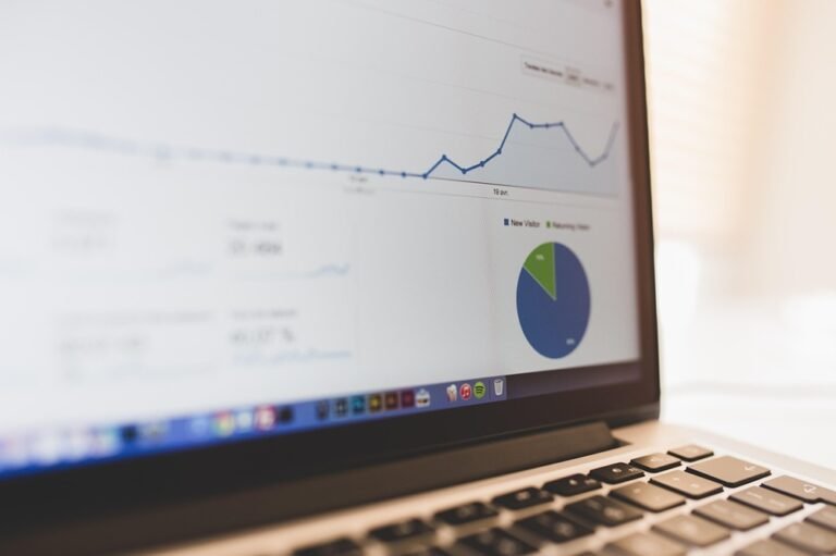 AEO vs SEO: Why Your Business Needs Both in 2026